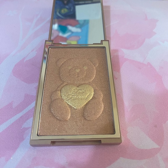 Too Faced Teddy Bare It All Bronzer - Picture 3 of 4